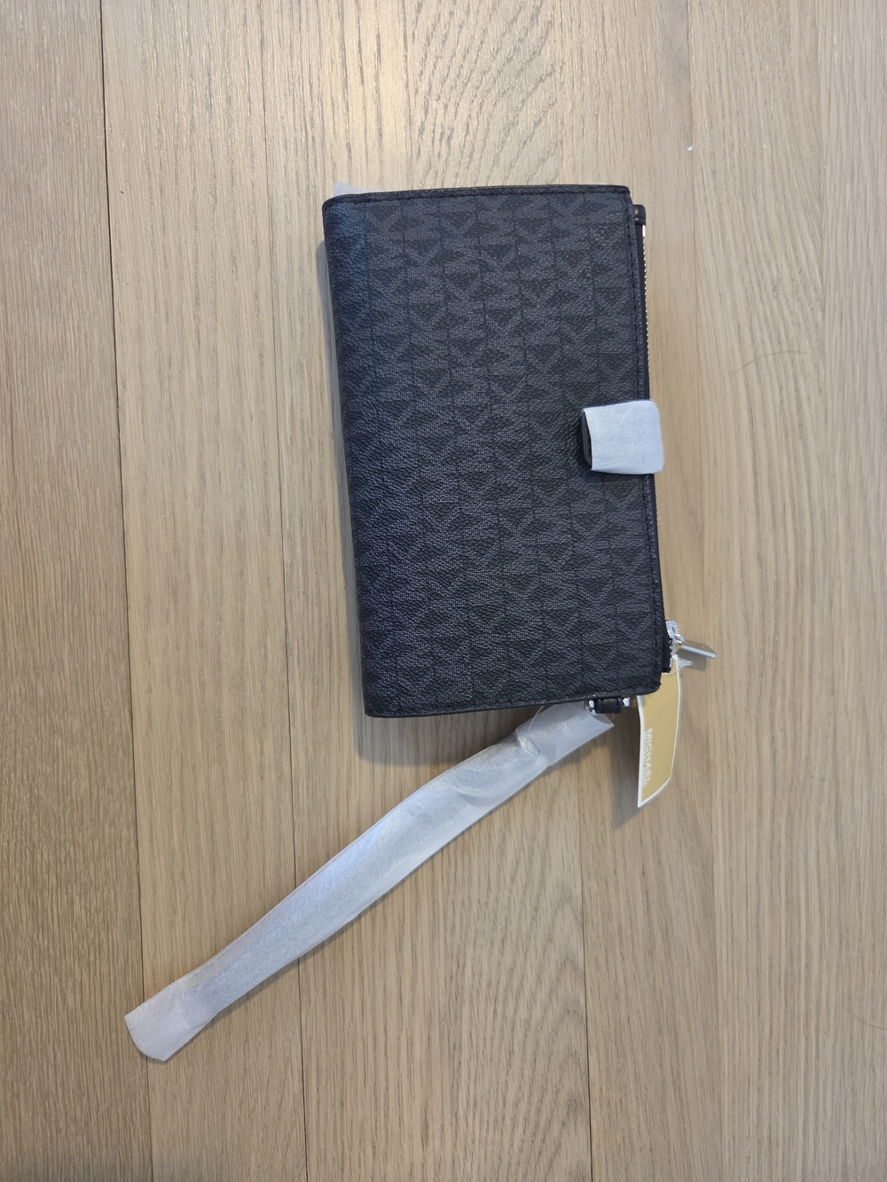 Michael Kors Black Signature Zip Wristlet - Picture 3 of 11